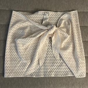 Hollister crochet cover up skirt/sarong BRAND NEW NEVER WORN